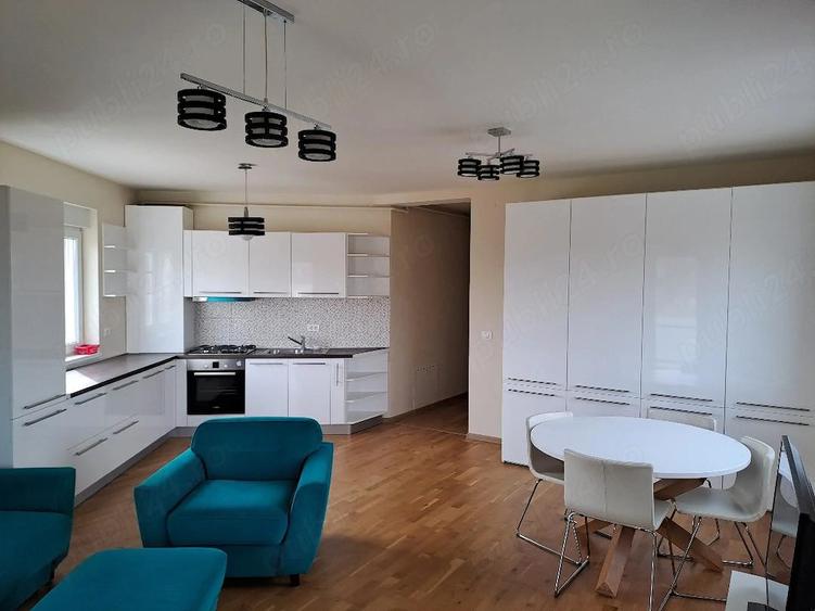 Apartament cu 3 camere semidecomandat, mobilat în Aradului