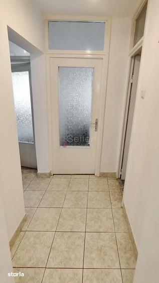 Apartament cu 3 camere în Tractorul