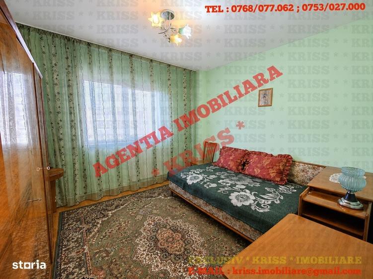 Apartament cu 3 camere decomandat în Bere