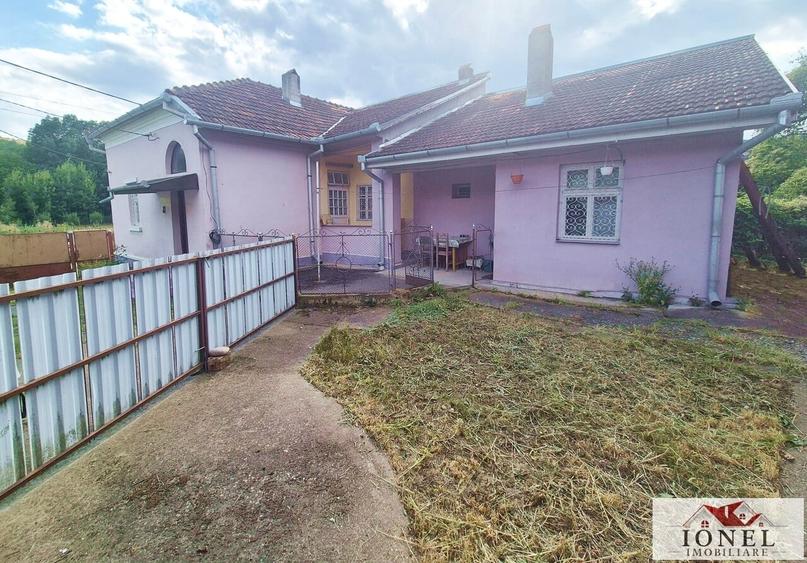 Casă individuală cu 3 camere cu Canalizare în Ciugudu de Sus