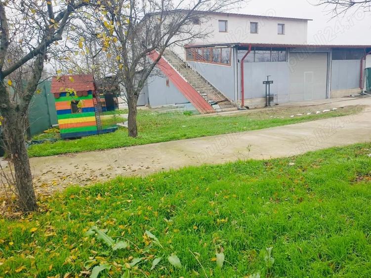 Spațiu comercial, de 380 mp, în Sud