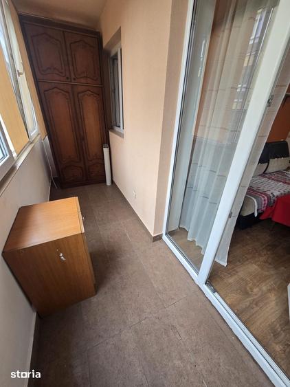Apartament cu 3 camere decomandat în Florești