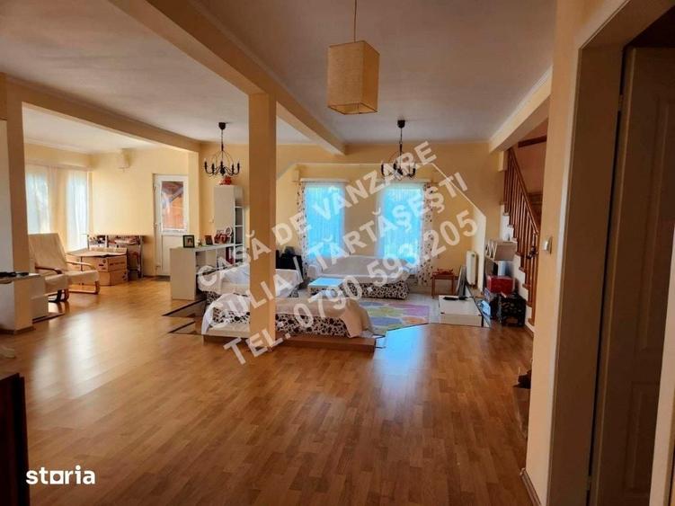 Casă cu 5 camere cu Teren 560 Mp în Tărtășești