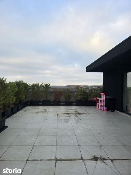 Apartament cu 3 camere, mobilat în Băneasa