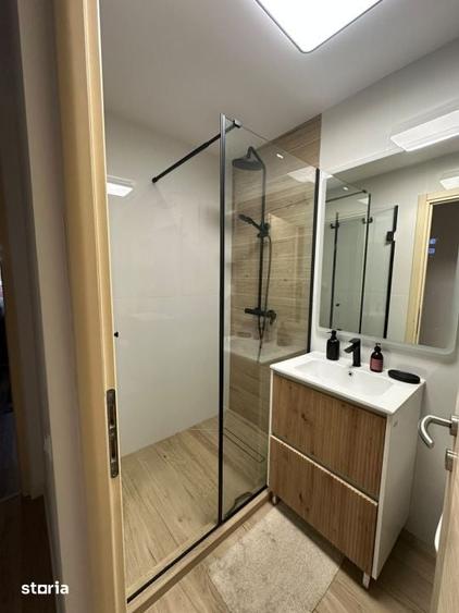 Apartament cu 4 camere decomandat în Valea Roșie