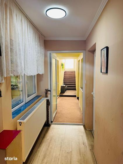 Casă cu 6 camere cu Teren 1085 Mp în Chișlaz