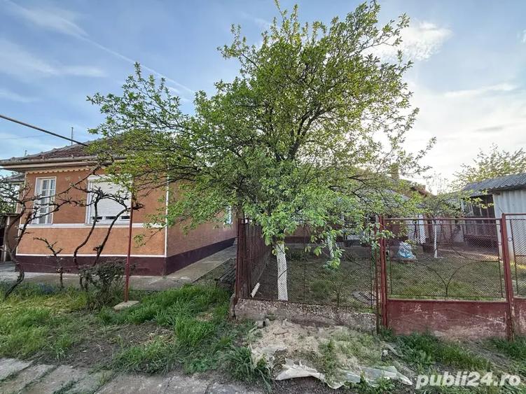 Casă cu 5 camere cu Teren 1180 Mp în Curtici