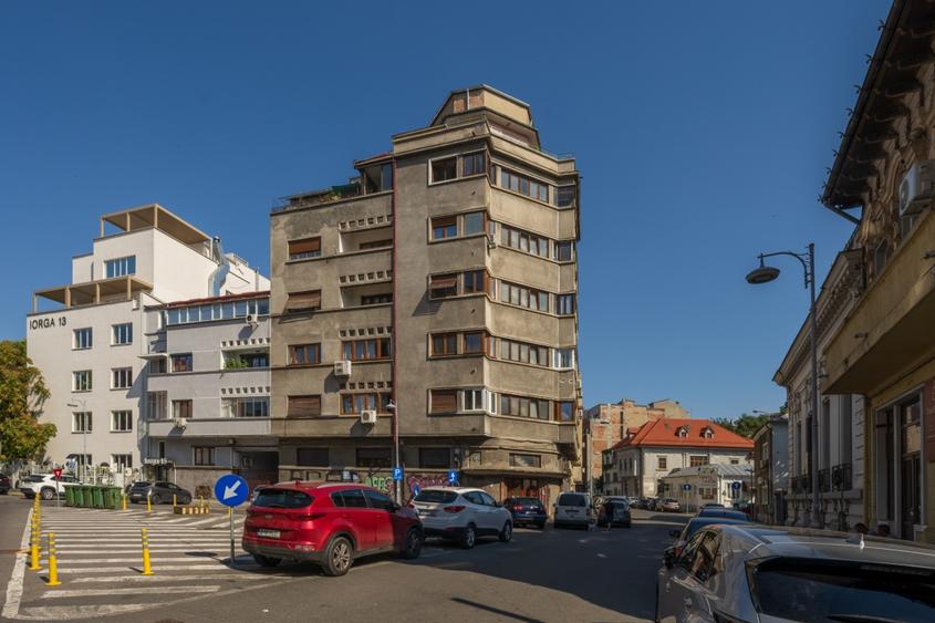 Apartament cu 2 camere semidecomandat, mobilat în P-ța Romană