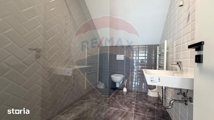 Casă cu 3 camere cu Teren 430 Mp în Central