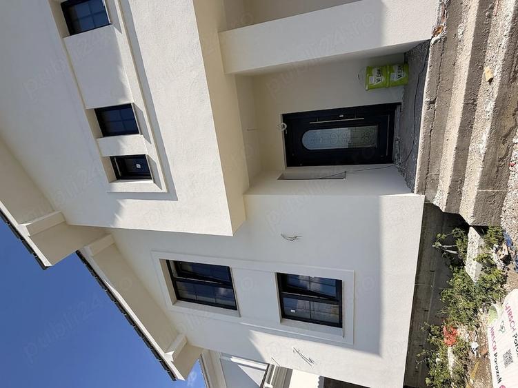 Casă cu 5 camere cu Teren 575 Mp în Moșnița Nouă