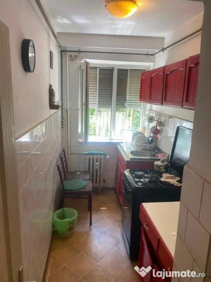 Apartament cu 2 camere semidecomandat în Km 4