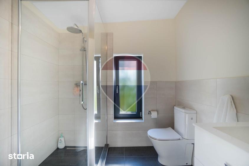 Casă cu 3 camere cu Teren 1790 Mp în Central