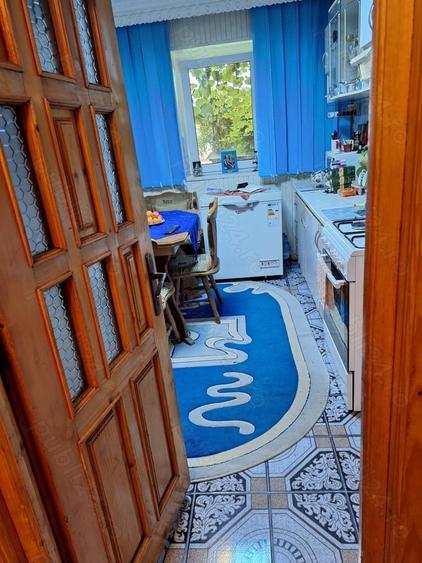 Apartament cu 3 camere decomandat în Roznov