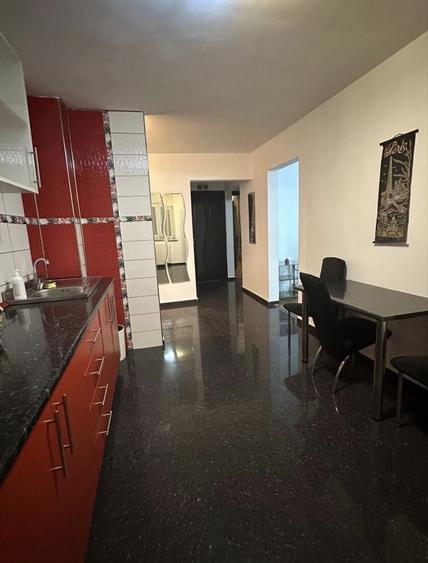 Apartament cu 3 camere decomandat în Dacia
