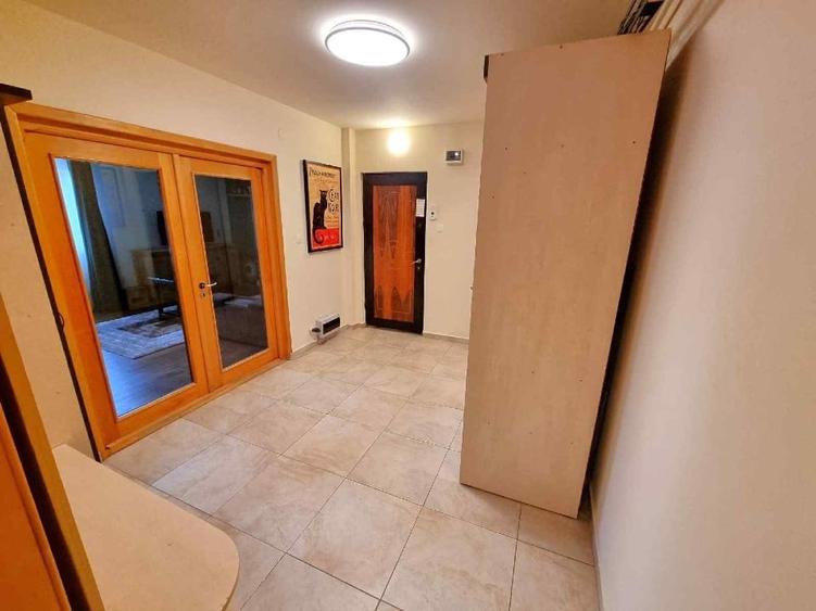 Apartament cu 3 camere semidecomandat în Dacia