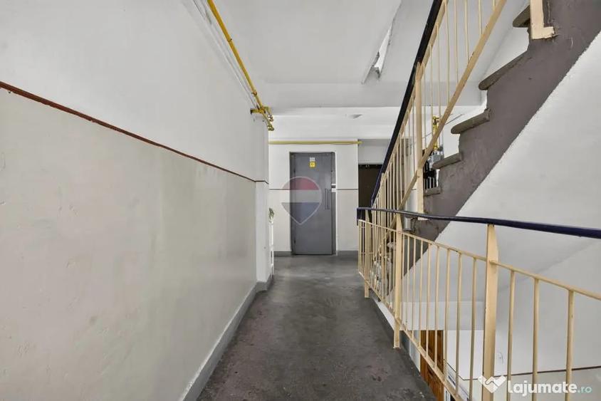Apartament cu 4 camere decomandat în Polivalentă