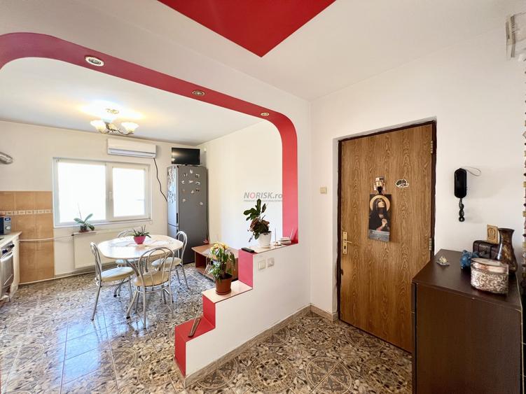 Apartament cu 3 camere decomandat, mobilat în Nerva Traian