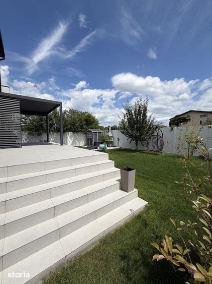 Casă cu 5 camere cu Teren 457 Mp în Corbeanca