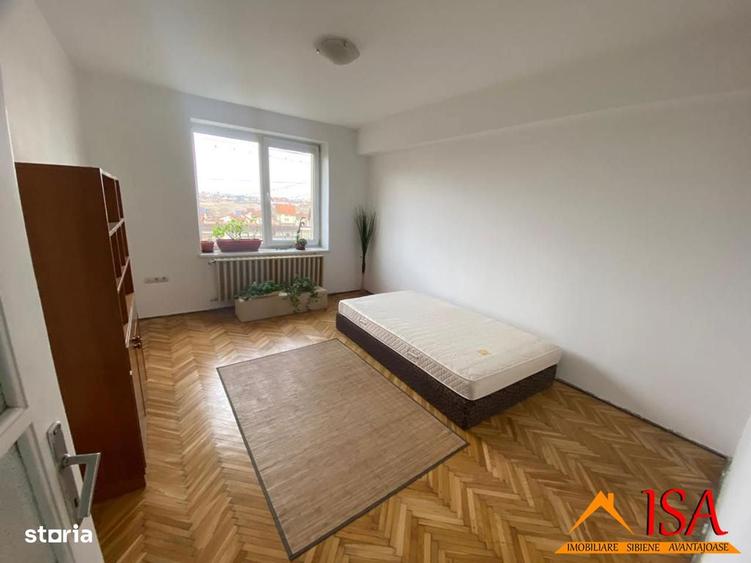 Apartament cu 3 camere decomandat, mobilat în Ștrand