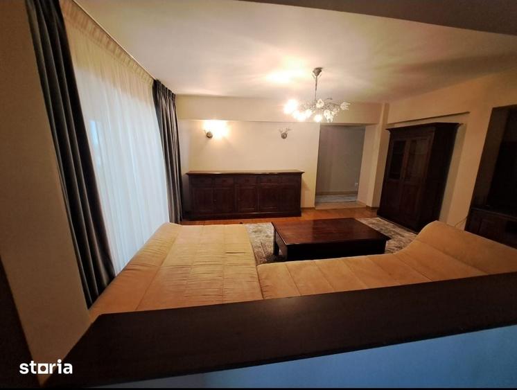 Apartament cu 3 camere în Decebal