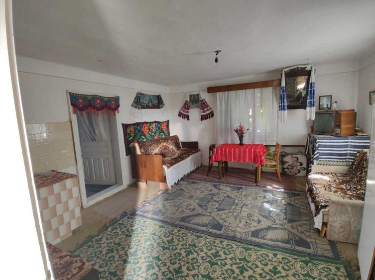 Casă cu 2 camere în Mărcești