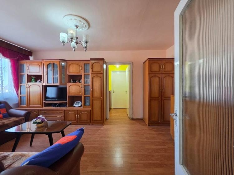 Apartament cu 2 camere semidecomandat în Rogerius