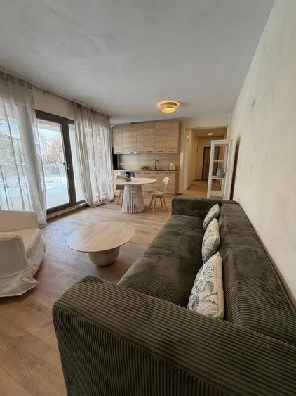 Apartament cu 3 camere semidecomandat, mobilat în Borhanci