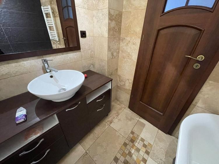 Apartament cu 3 camere decomandat în Ultracentral