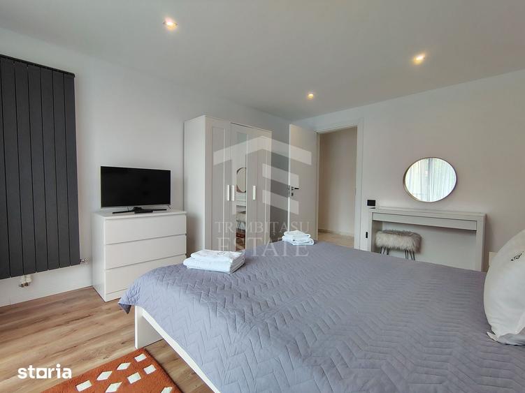 Apartament cu 3 camere decomandat în Piața