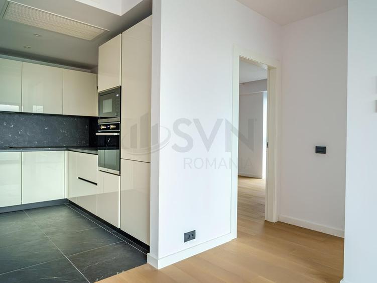 Apartament cu 3 camere semidecomandat în Herăstrău
