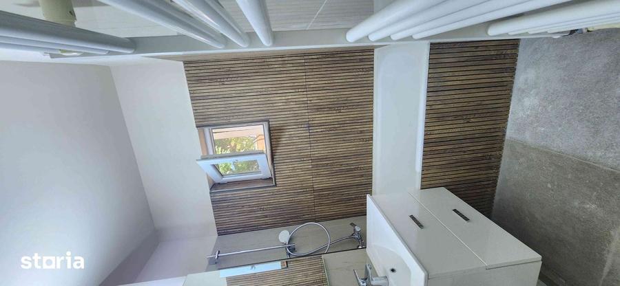 Apartament cu 2 camere decomandat în Tractorul