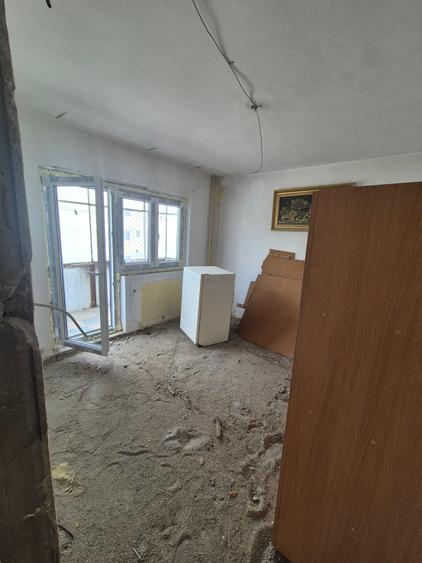 Apartament cu 3 camere decomandat în Luncă