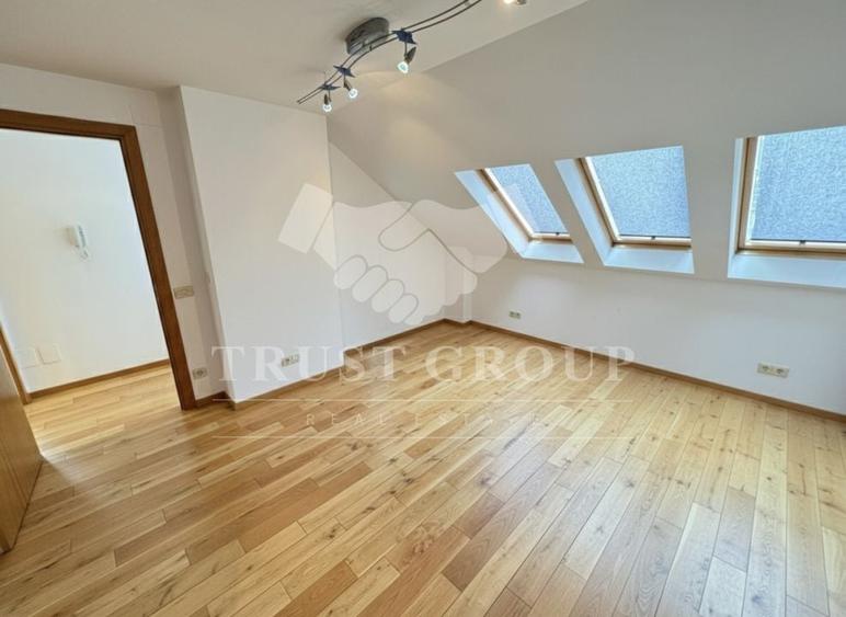 Apartament cu 3 camere în Clucerului