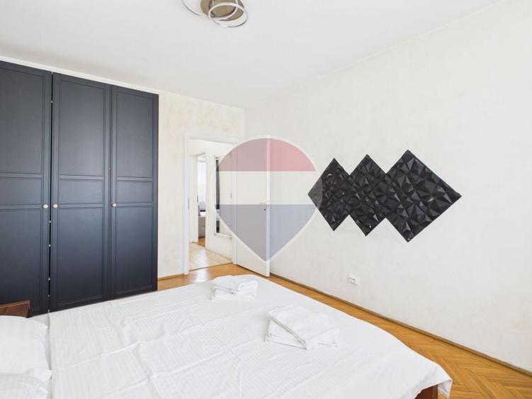 Apartament cu 3 camere semidecomandat, mobilat în Lacul Tei