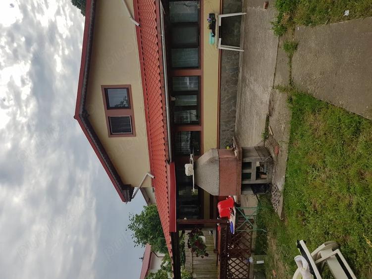 Casă cu 4 camere cu Teren 2725 Mp în Izvorani