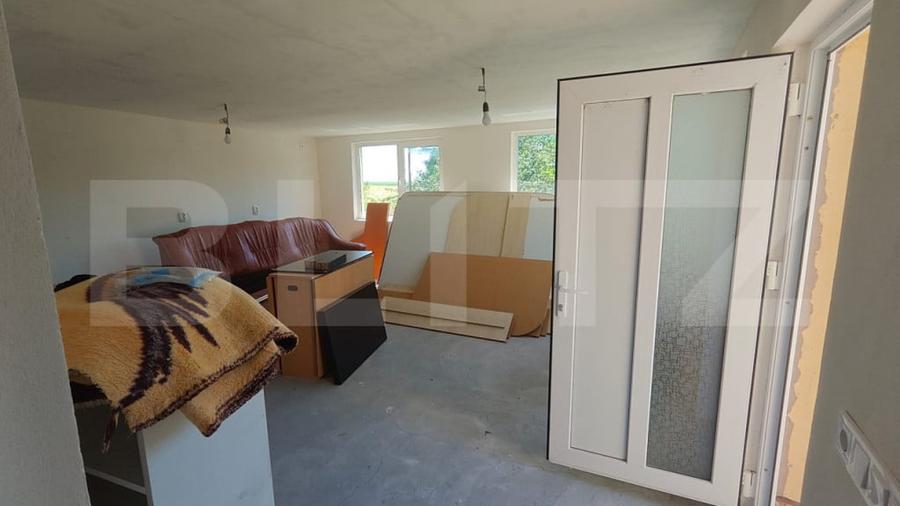 Casă cu 5 camere cu Teren 2200 Mp în Dobra