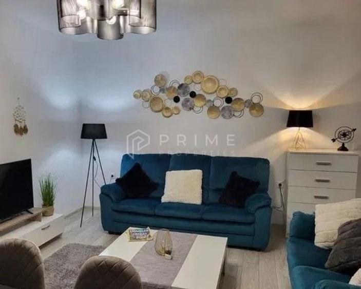 Apartament cu 3 camere decomandat în Libertății