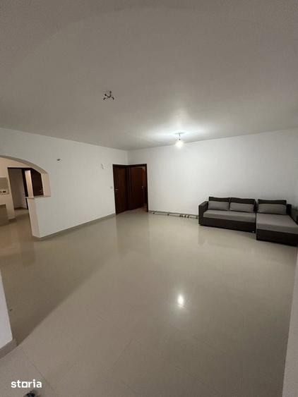 Casă cu 4 camere cu Teren 1090 Mp în Central