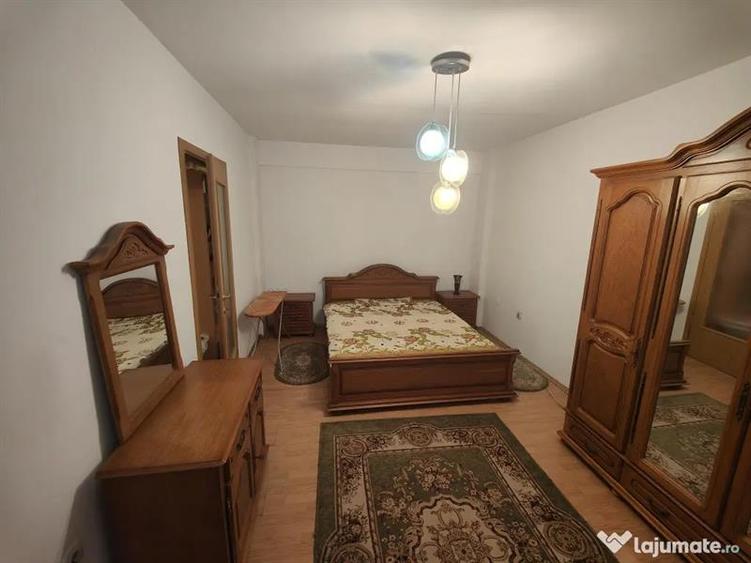 Garsonieră decomandată, mobilată în Craiovița Nouă