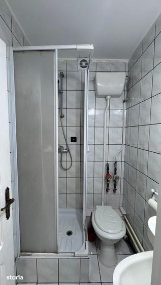 Apartament cu 4 camere semidecomandat în Central