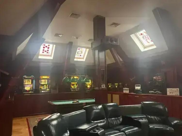 Casă cu 12 camere cu Piscina în Unirii