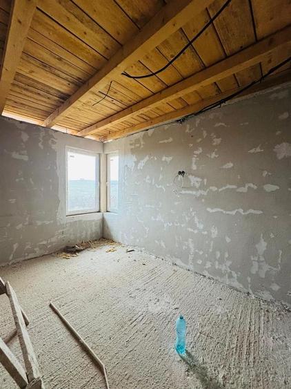 Duplex cu 10 camere decomandat cu Teren 692 Mp în Dealuri Oradea