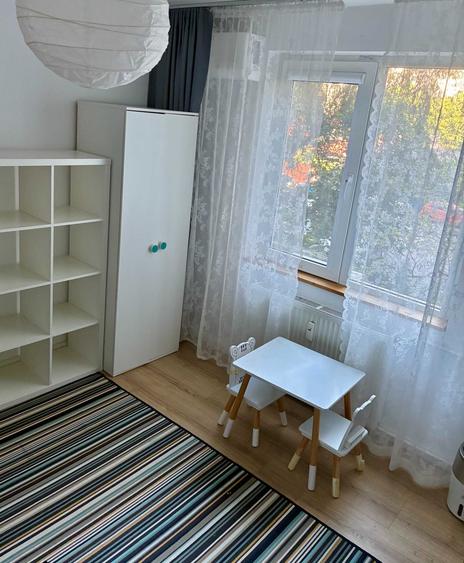 Apartament cu 3 camere decomandat în Crângași