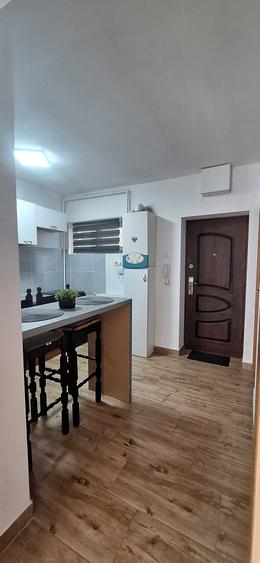 Garsonieră decomandată în Dâmbu Pietros