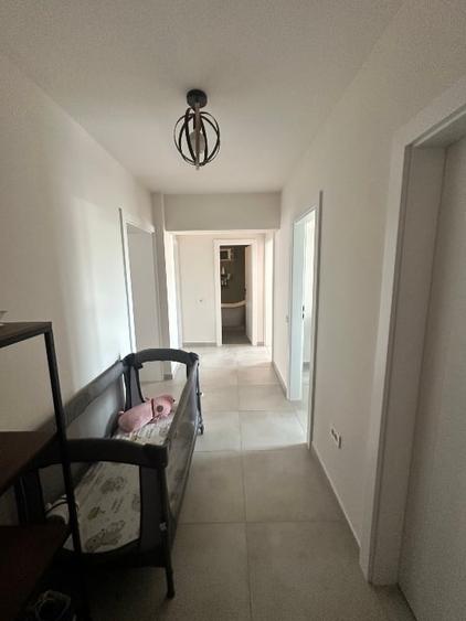 Apartament cu 3 camere decomandat, mobilat în Central
