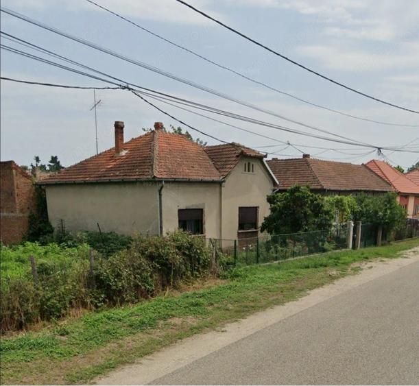 Casă cu 3 camere cu Teren 2868 Mp în Gavojdia