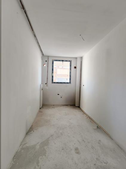 Apartament cu 3 camere decomandat în Floreasca