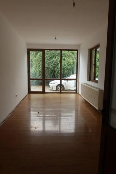 Casă individuală cu 6 camere cu Teren 1141 Mp în Valea Călugărească