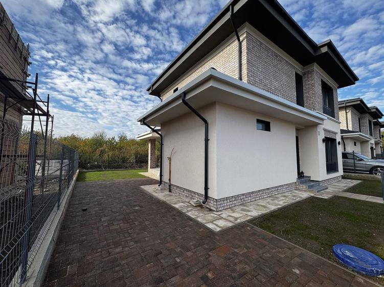 Casă cu 3 camere în Dâmbu