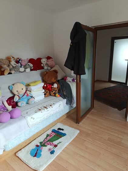 Casă cu 3 camere în Gheorghe Lazăr